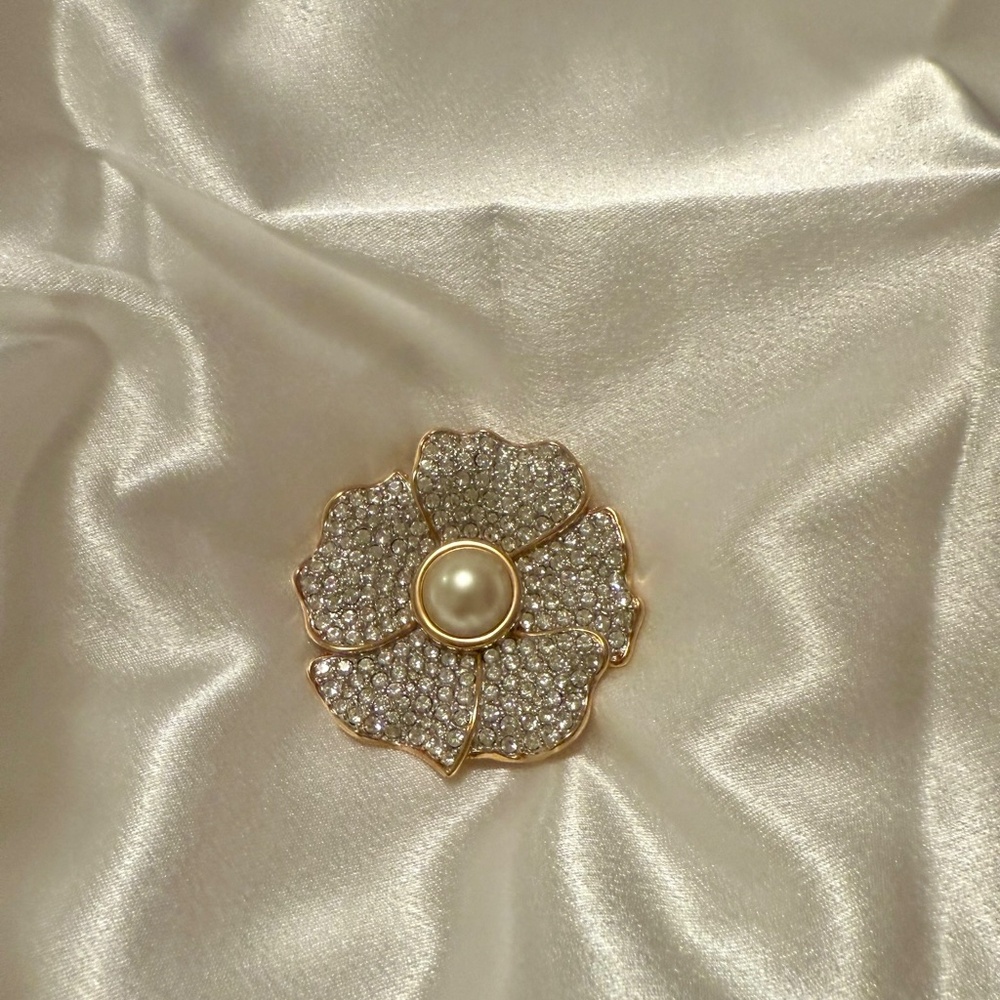 Vintage Swarovski SAL Rhinestone Flower Brooch.  Rare Find - Picture 2 of 5